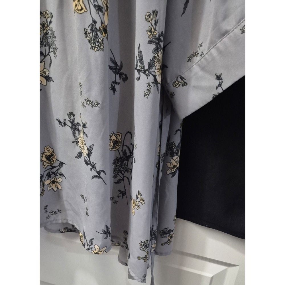 Torrid women's gray floral Georgette Hi-Lo tunic blouse boho shirt sz. 4 pockets - Picture 4 of 13